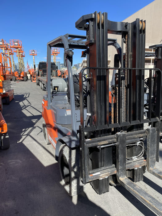 2022 TOYOTA 50-8FGU25