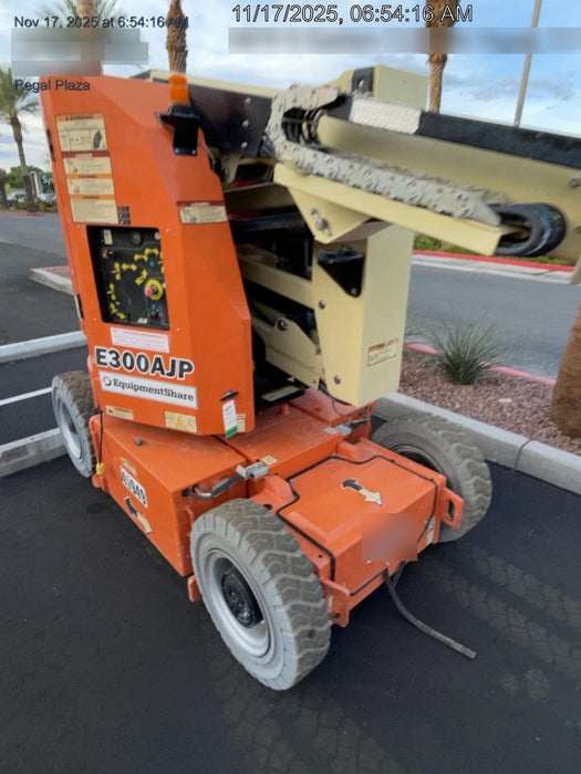 2019 JLG E300AJP