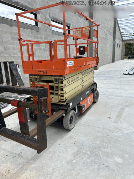 2022 JLG ES3246