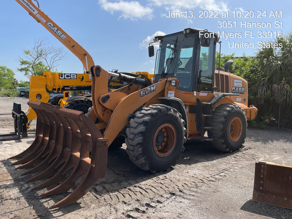 2015 Case 621F CLOSED CAB, JRB 416 STYLE HYD COUPLER