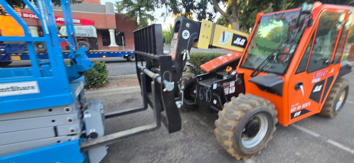 2025 JLG 519