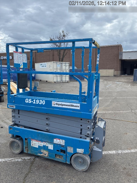 2020 Genie GS-1930 Solid Non Marking Tires, Beacon, Folding rails with half height swing gate, 800W Inverter