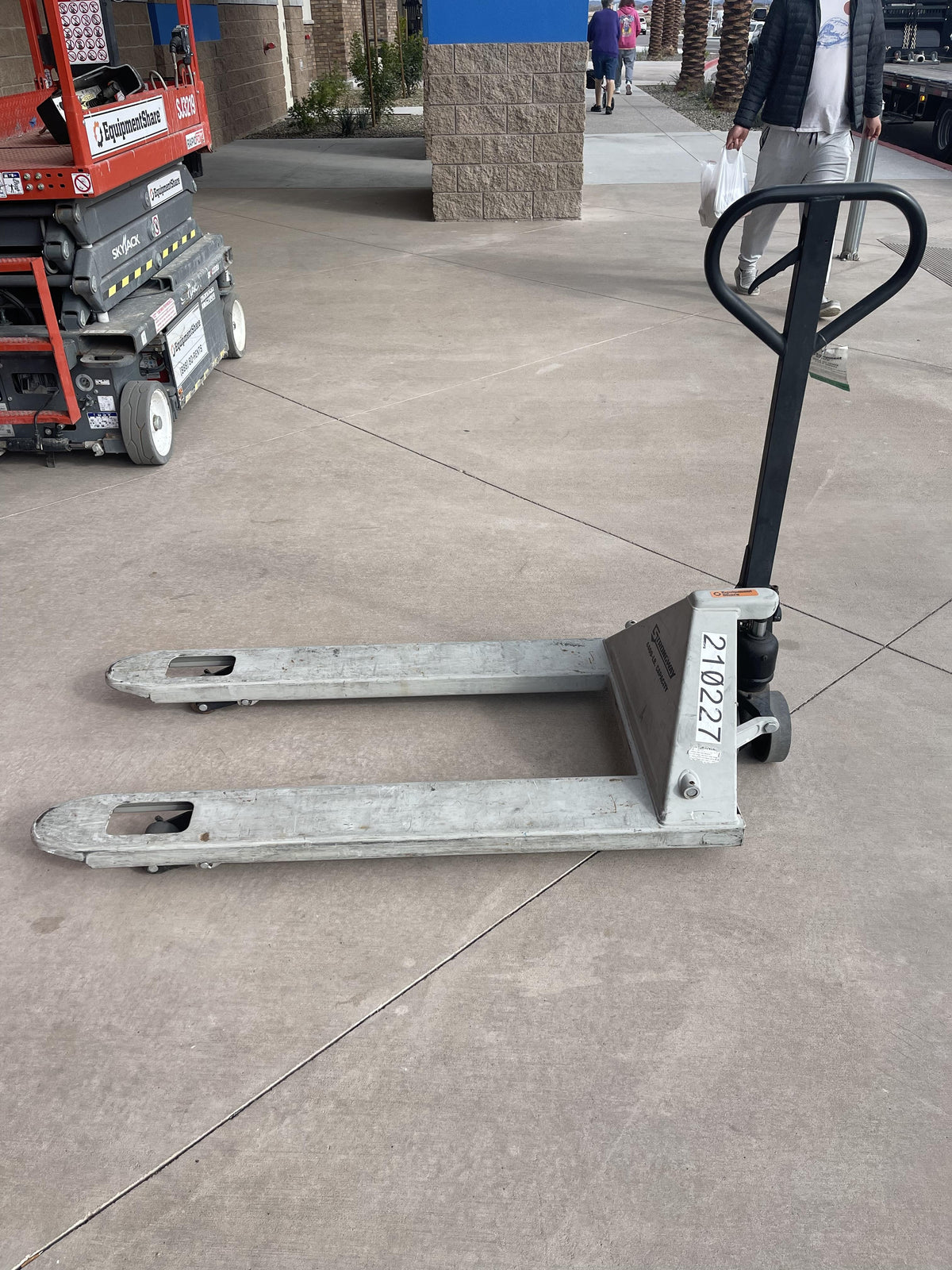 2022 STRONGWAY 4400 lb Pallet Jack