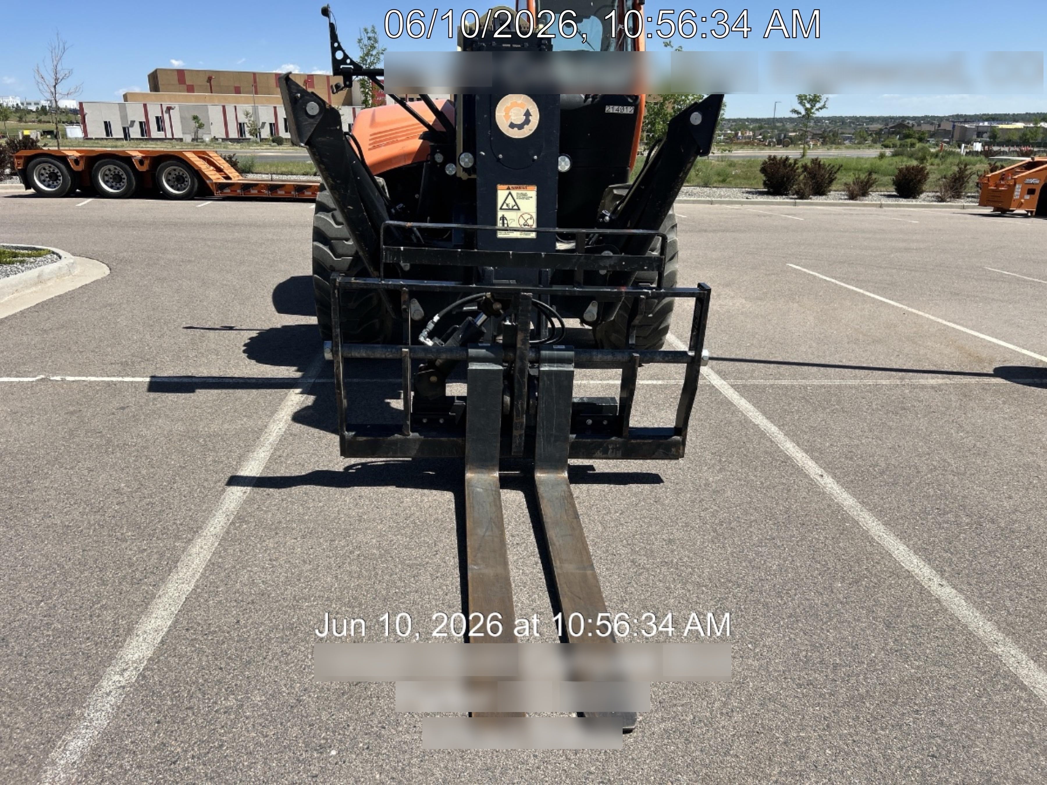 2022 JLG 1075