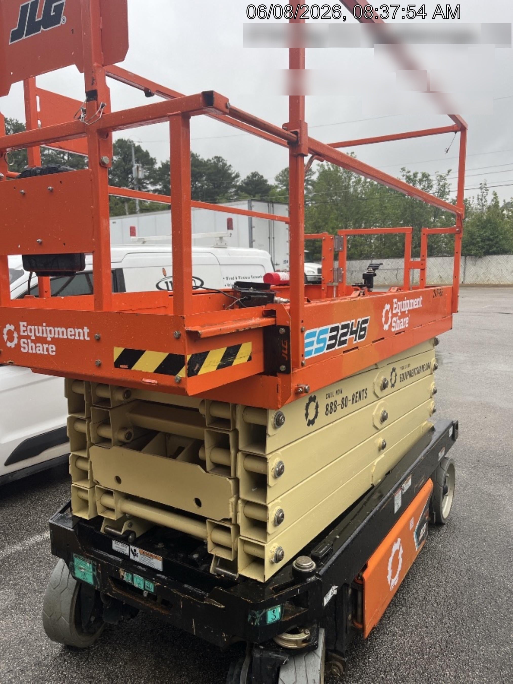 2022 JLG ES3246
