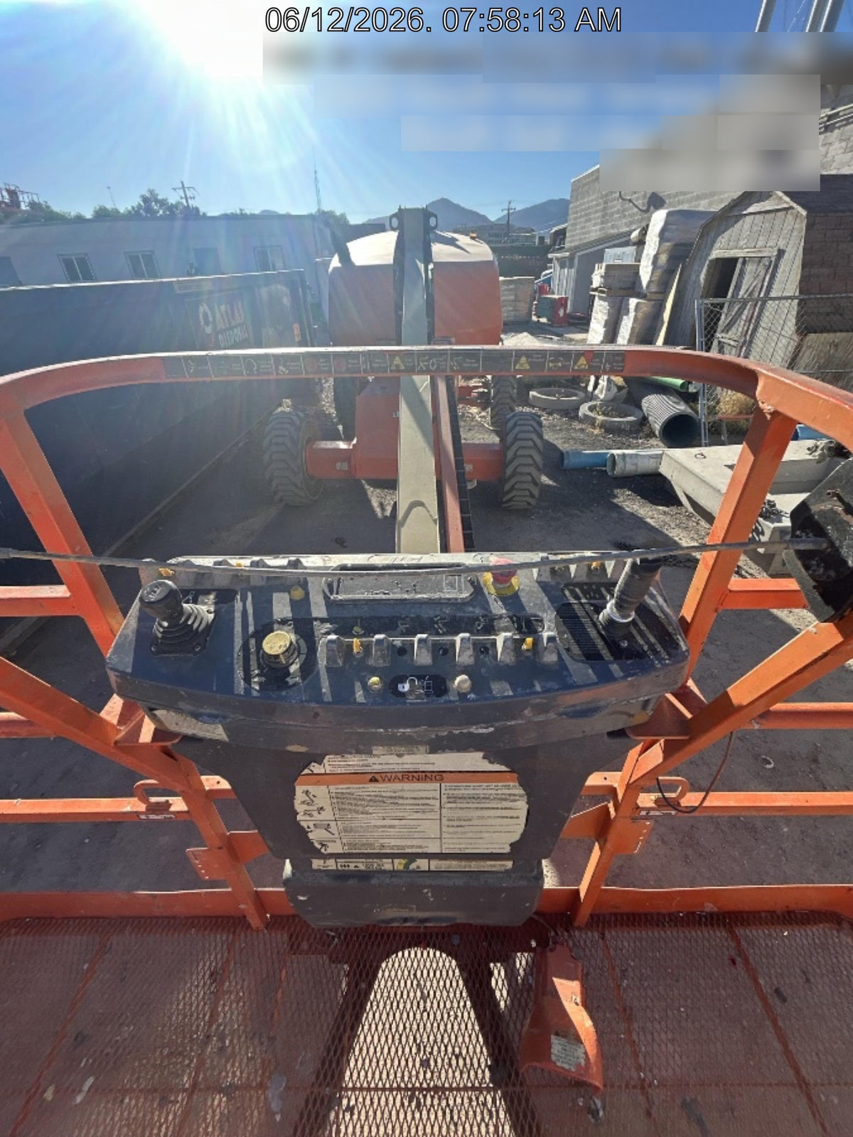 2019 JLG 400S