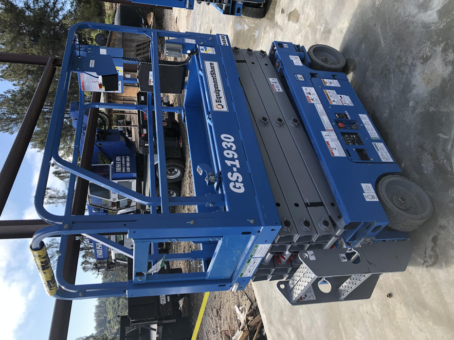 2019 Genie GS-1930 Half Height Swing Gate, 800W Inverter