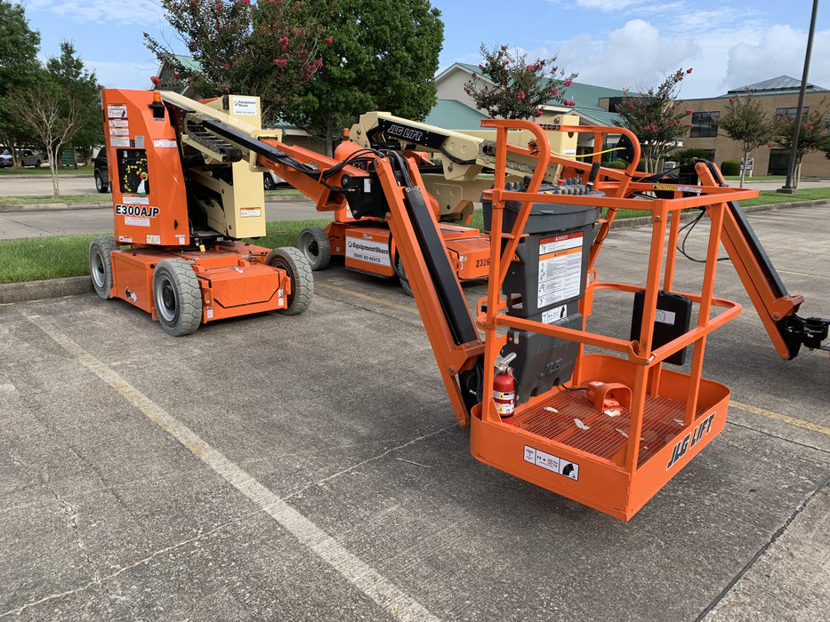 2019 JLG E300AJP