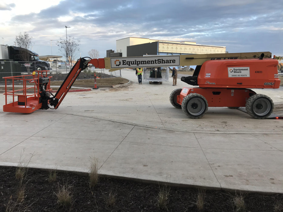 2019 JLG 660SJ