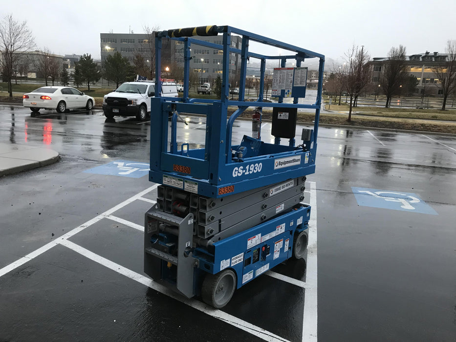 2020 Genie GS-1930 Solid Non Marking Tires, Beacon, Folding rails with half height swing gate