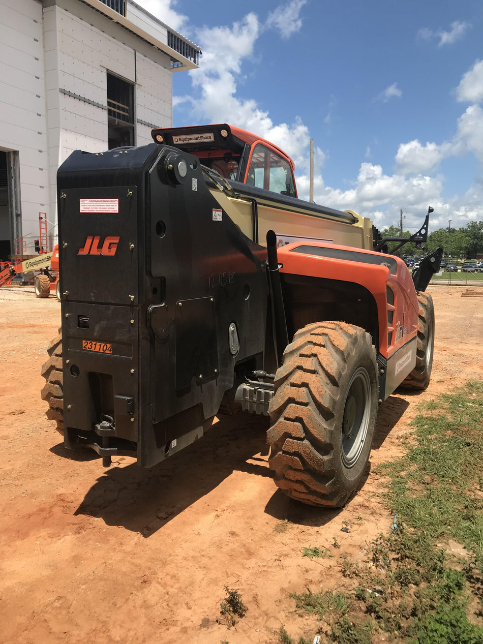 2022 JLG 1075