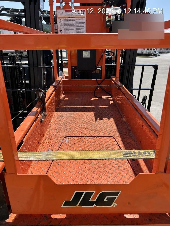 2024 JLG ES1932