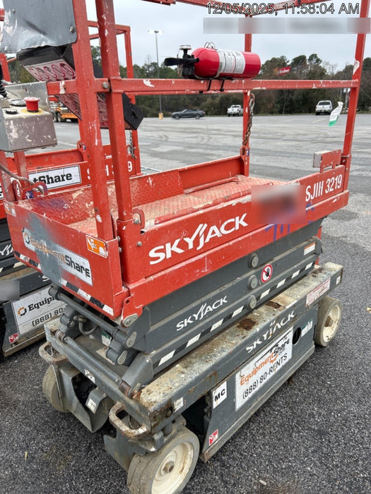 2018 Skyjack SJIII-3219 Skyjack SJIII3219 Scissor Lift w/Trojan Batteries