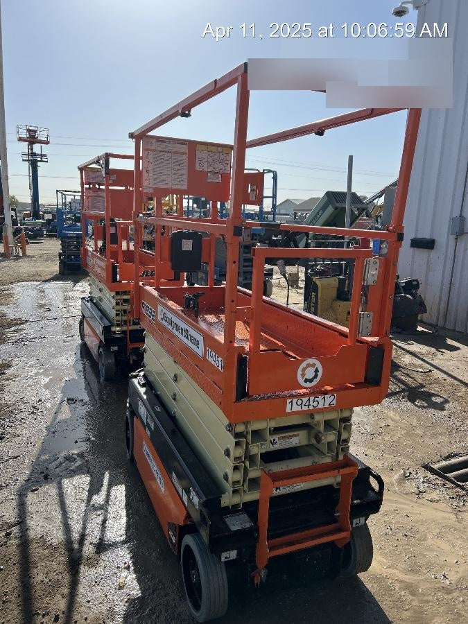2022 JLG ES1932