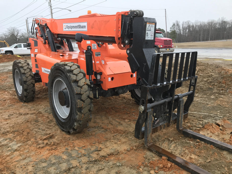 2019 Skytrak 6036 Canopy, Solid Tires, LED Work Lights, Beacon 50" Carriage, 48" Pallet Forks