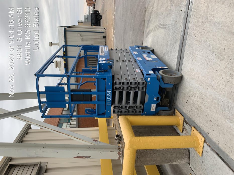 2020 Genie GS-3232 Standard, Folding half height swing gate, 800W Inverter