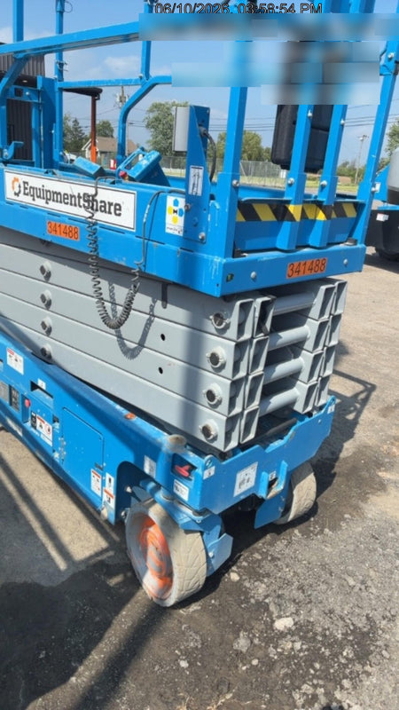 2023 GENIE GS-3232
