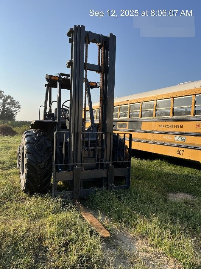 2023 CASE 588H