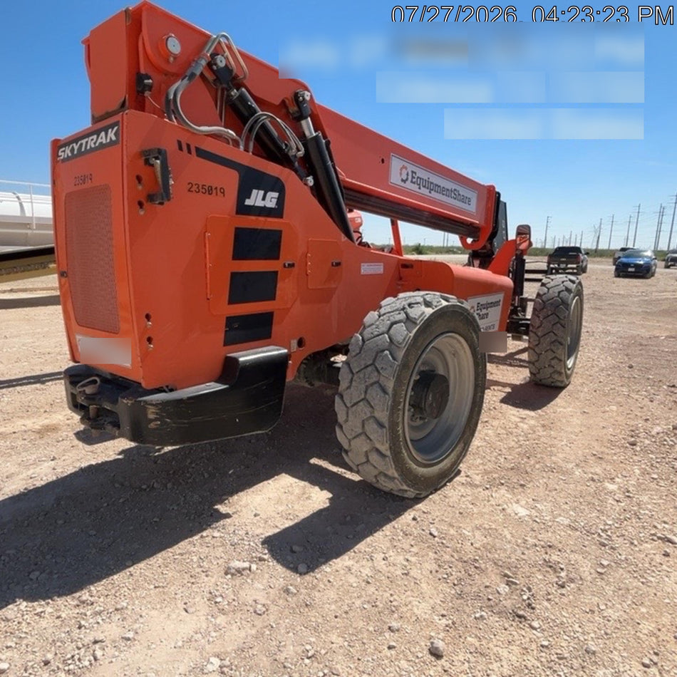 2022 SKYTRAK 8042