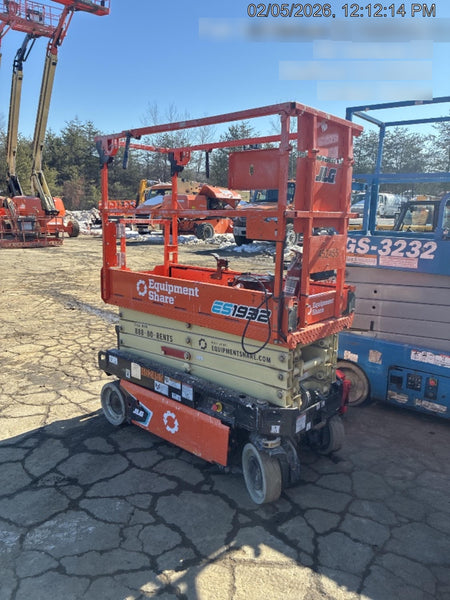 2024 JLG ES1932