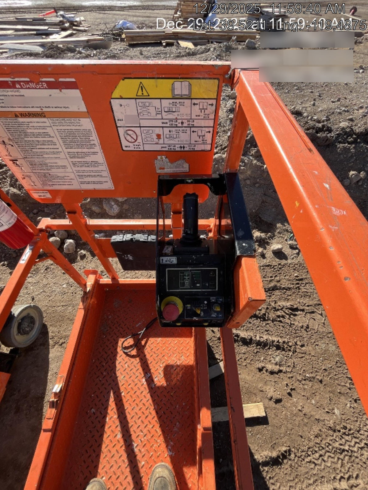 2022 JLG ES2632