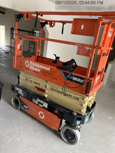 2025 JLG ES1932