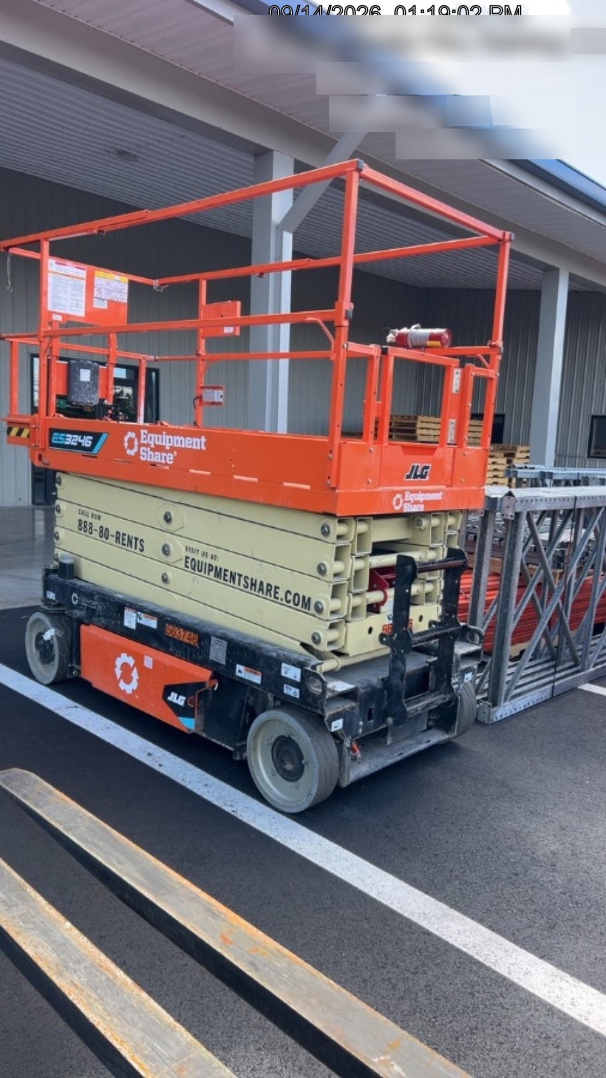 2025 JLG ES3246