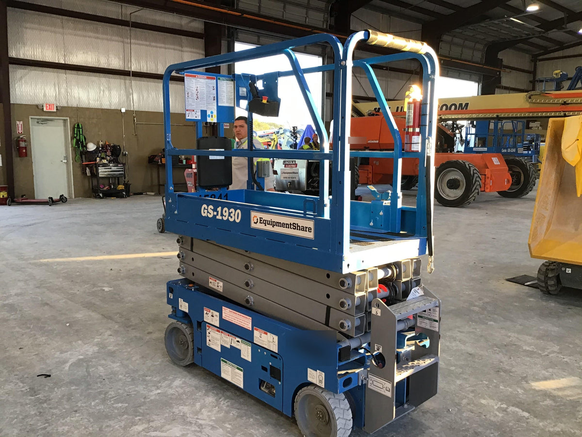 2019 Genie GS-1930 Fixed rails with chain Entry