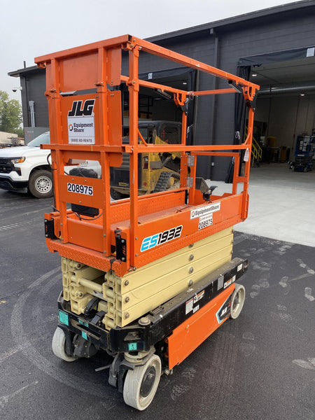 2022 JLG ES1932