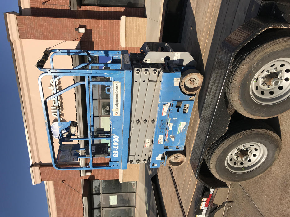 2019 Genie GS-1930 Fixed rails with chain Entry