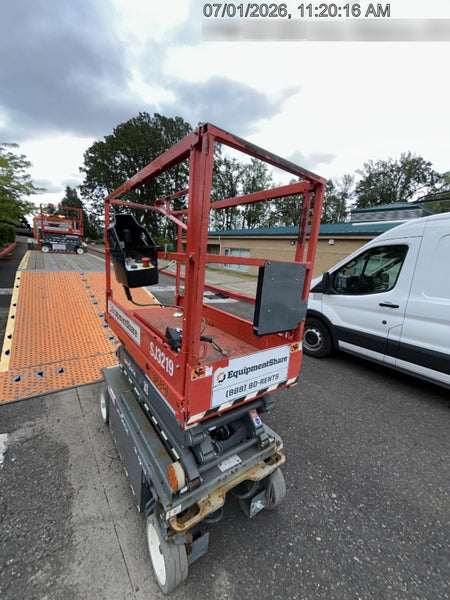 2020 Skyjack SJIII-3219 Solid NM Tires, Half height spring hinged entry gate, Dual Beacons, 800W Inverter