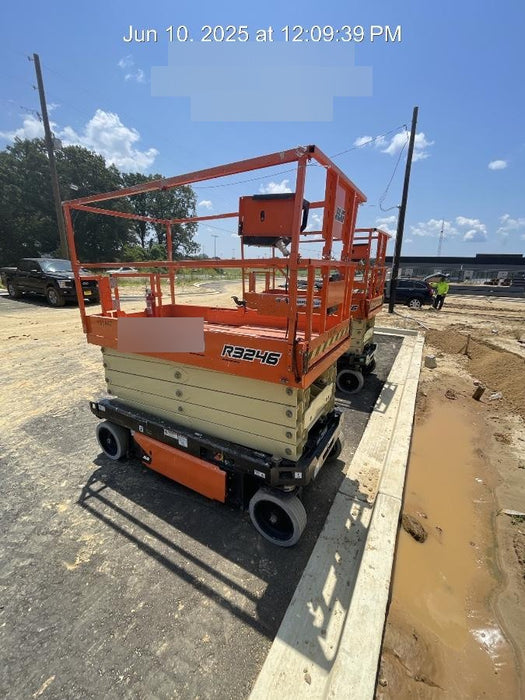 2021 JLG R3246
