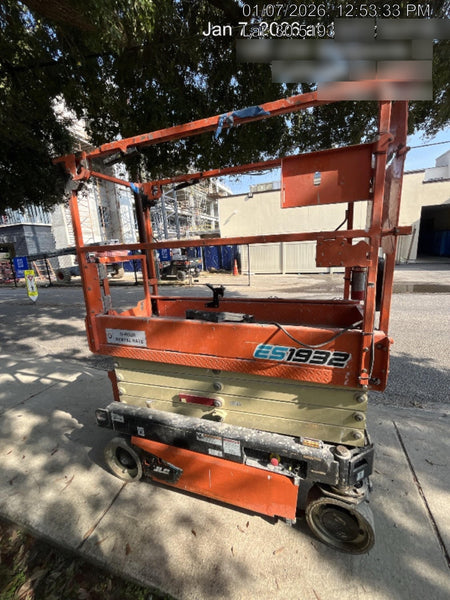 2021 JLG ES1932