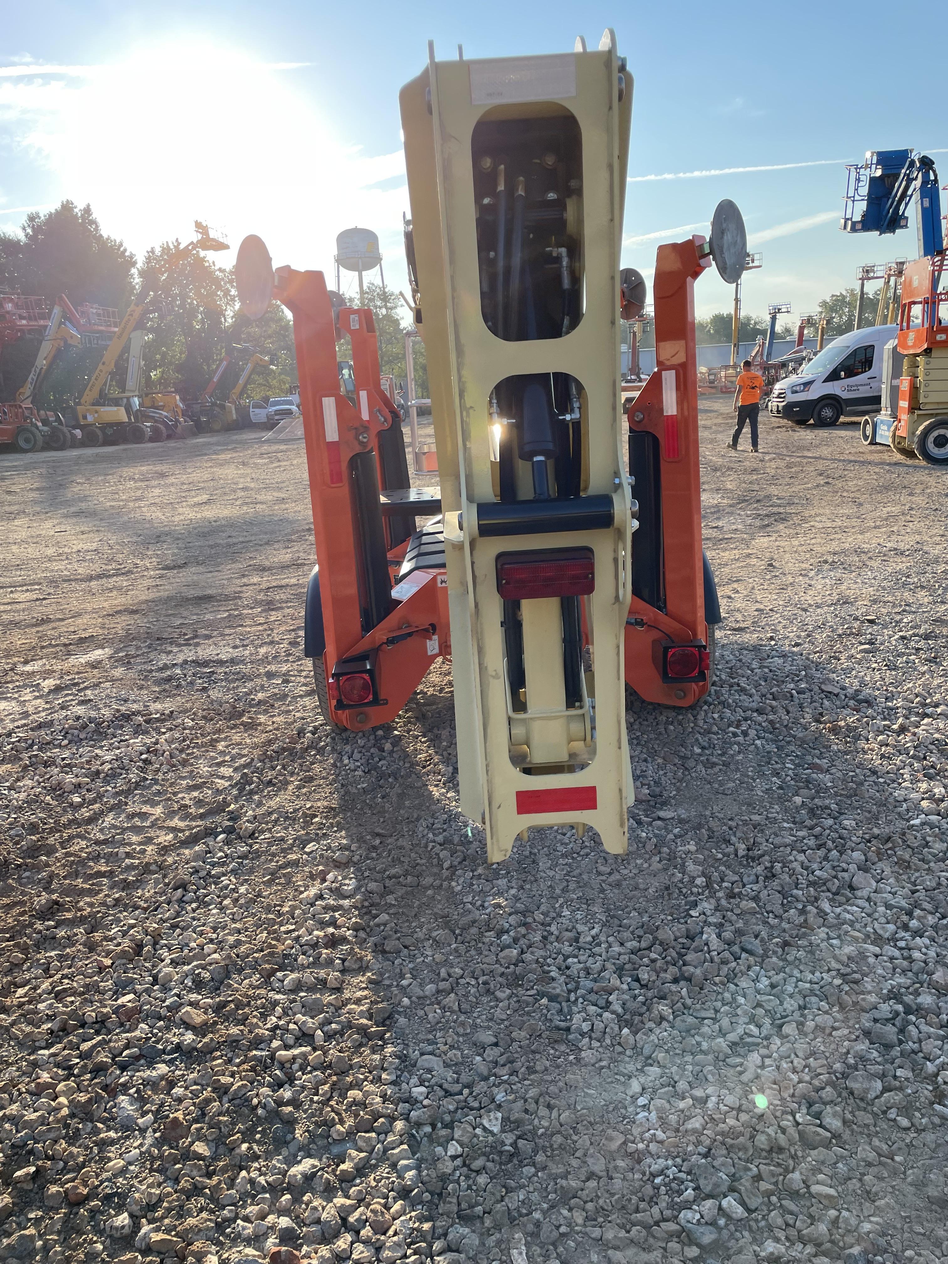 2022 JLG T500J