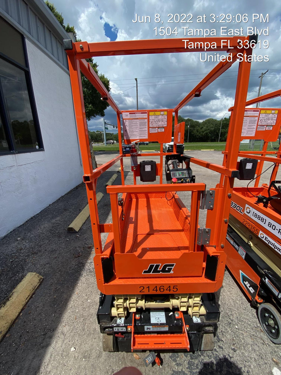 2022 JLG ES1330L
