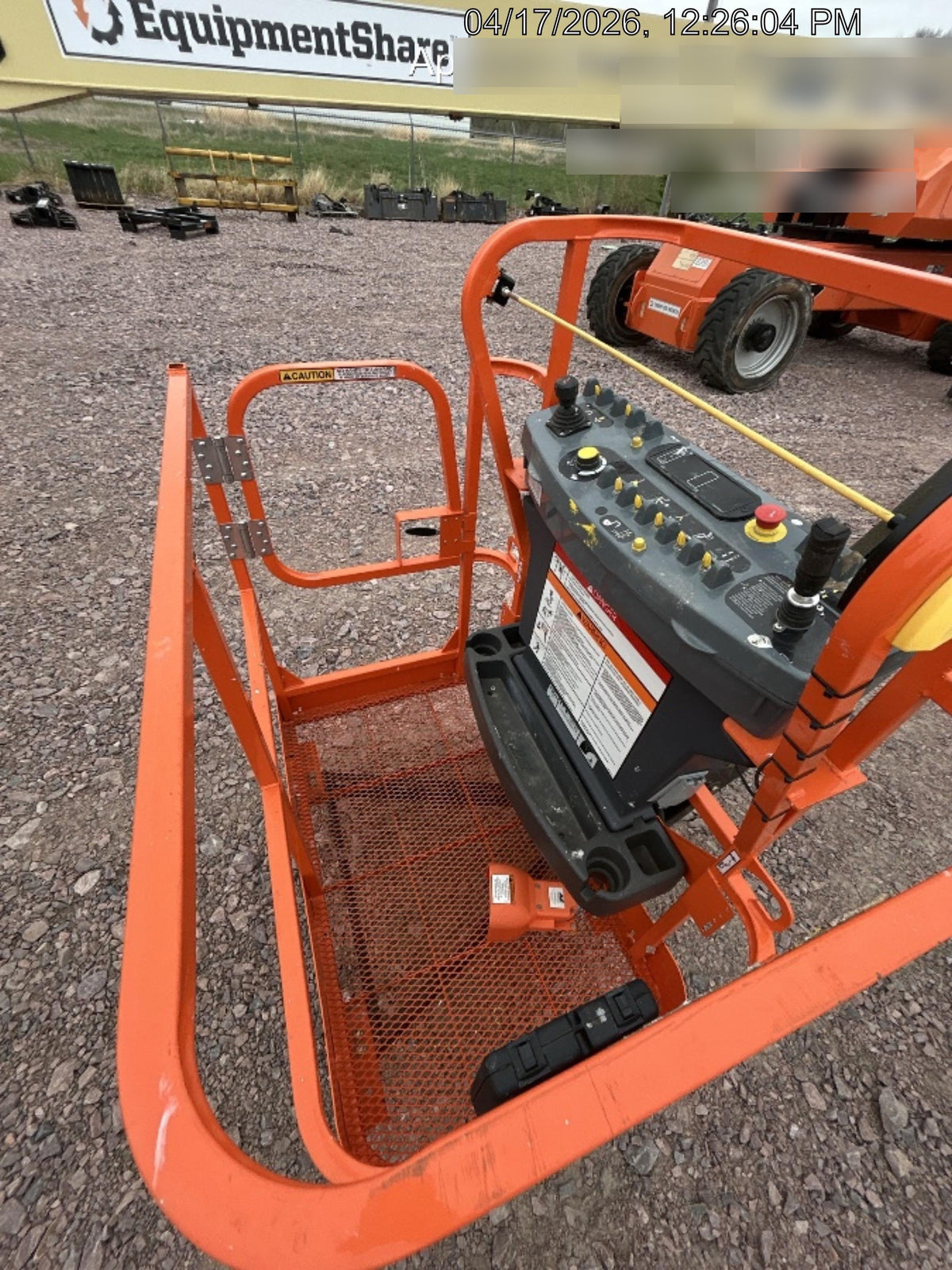 2025 JLG E300AJP