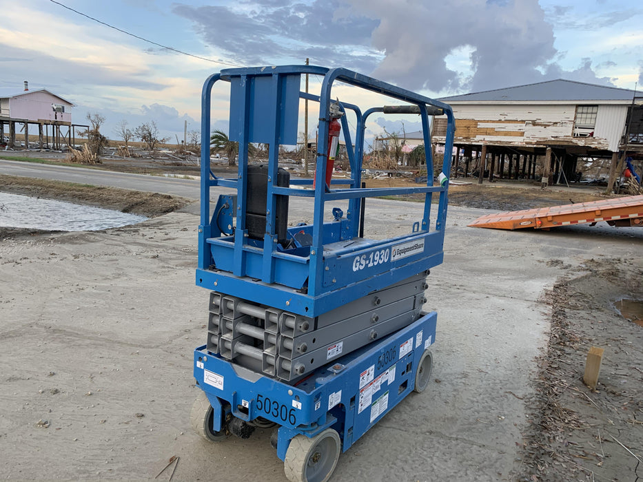 2019 Genie GS-1930 Fixed Rails with Chain Entry