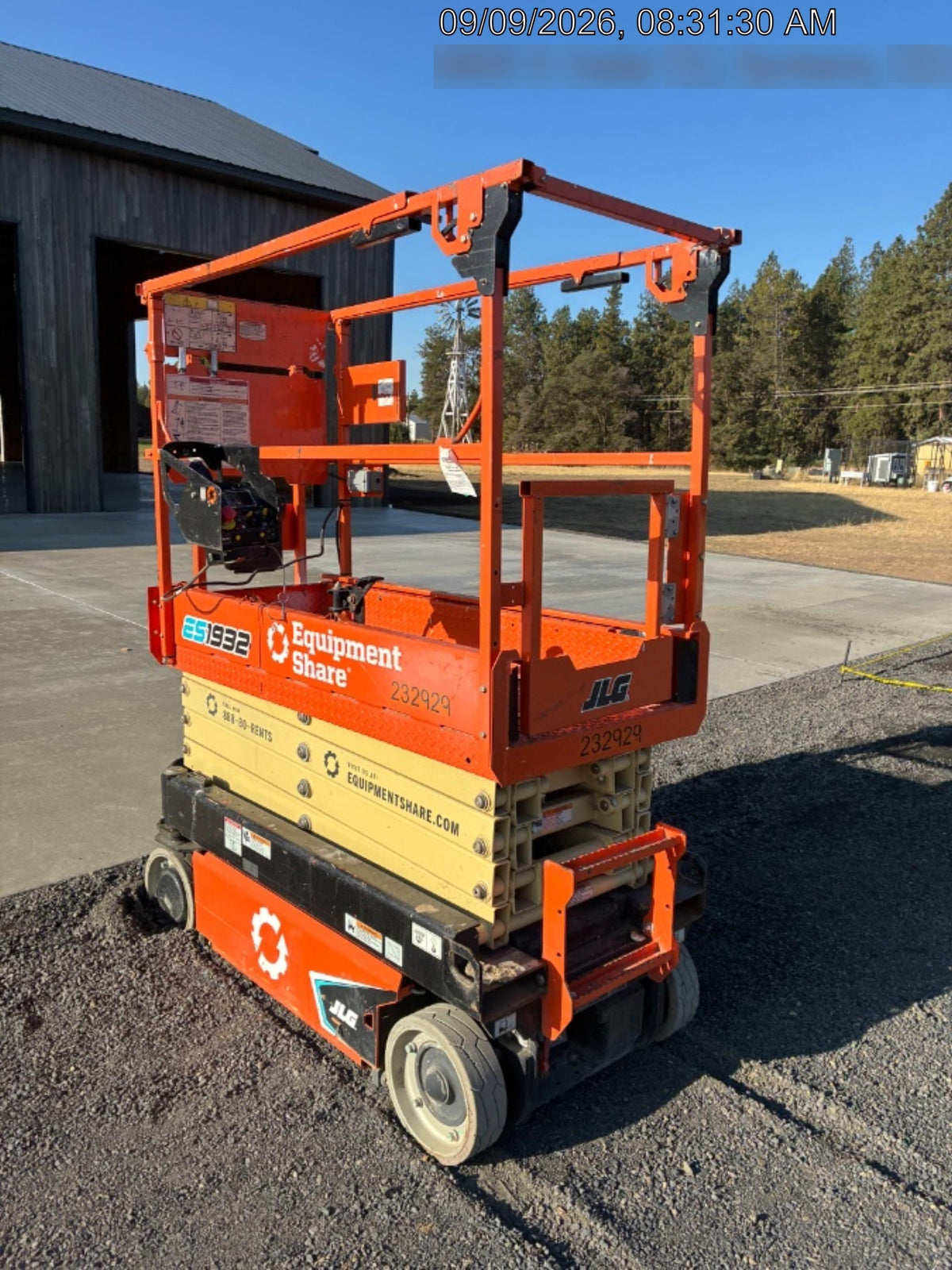 2022 JLG ES1932
