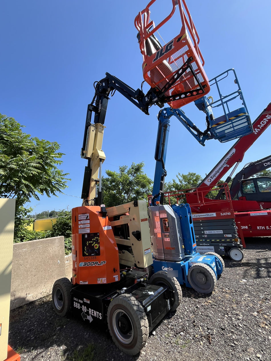 2025 JLG E300AJP