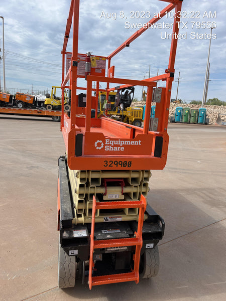 2023 JLG ES2632