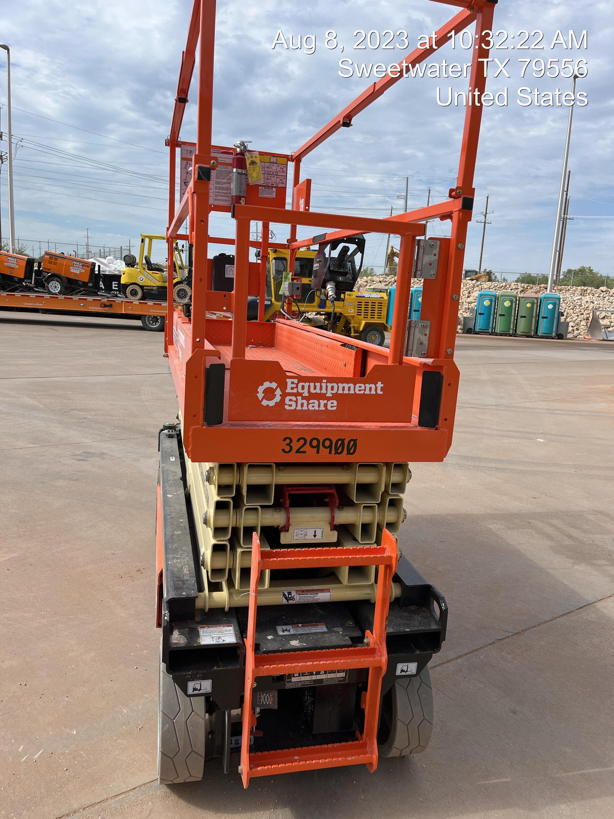 2023 JLG ES2632