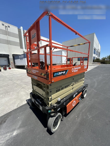 2025 JLG ES3246