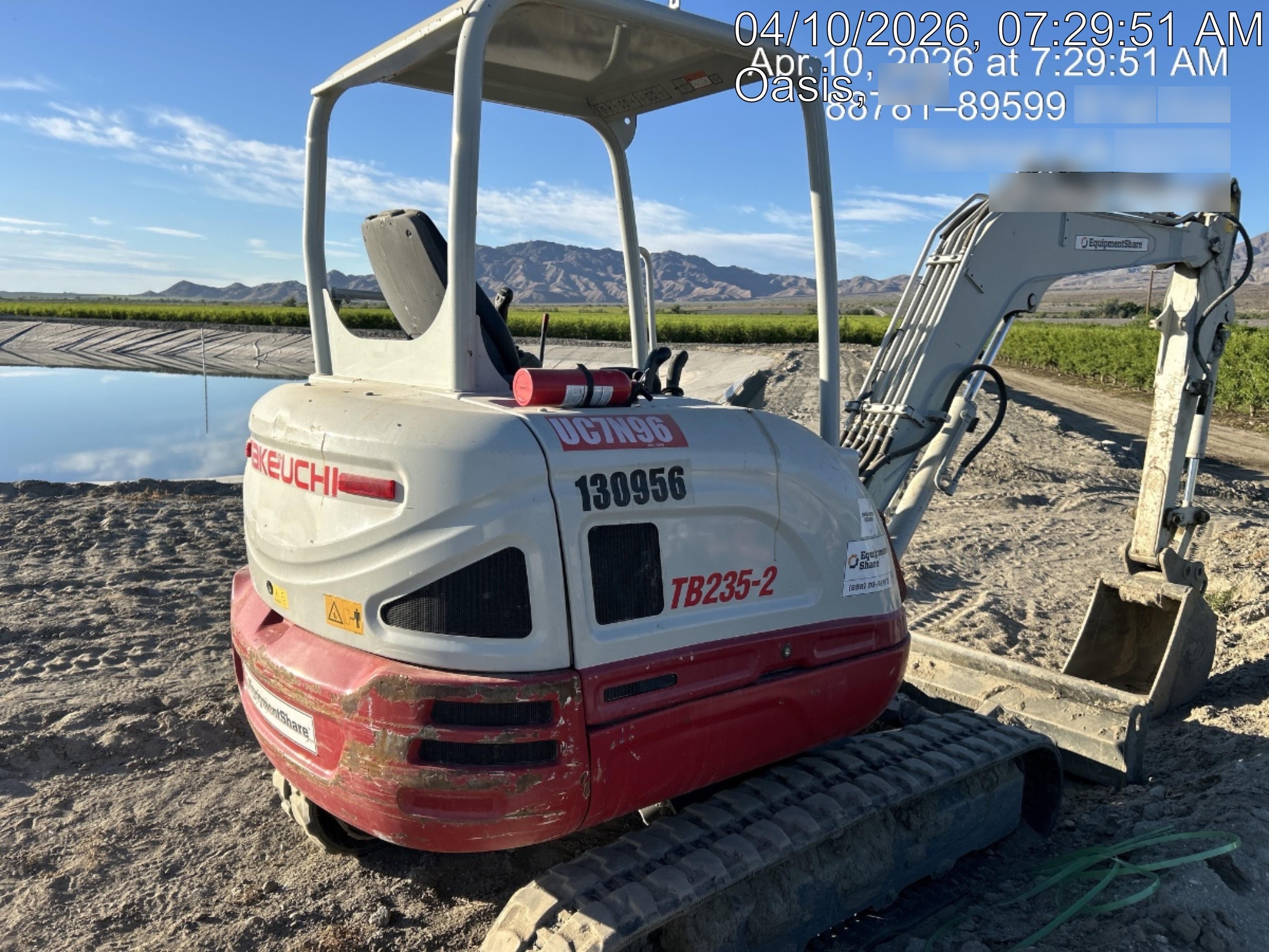 2021 TAKEUCHI TB235-2R