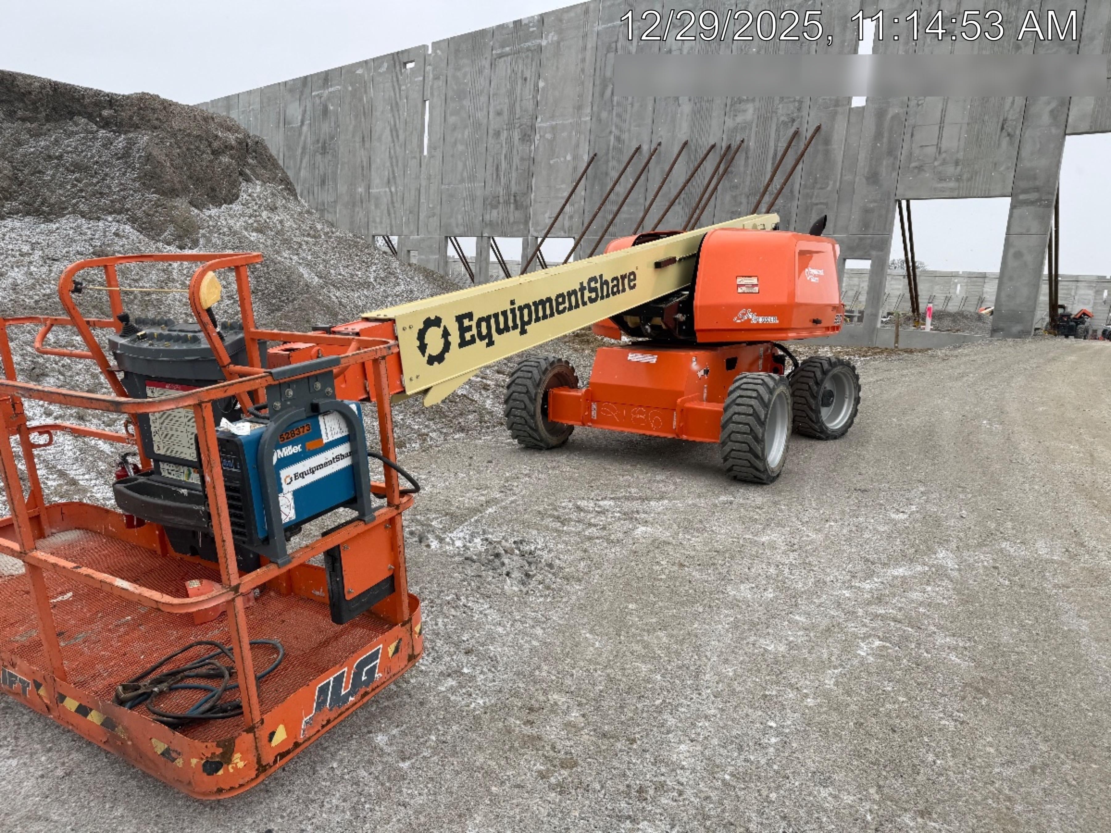 2022 JLG 600S