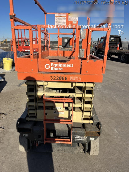2023 JLG ES3246