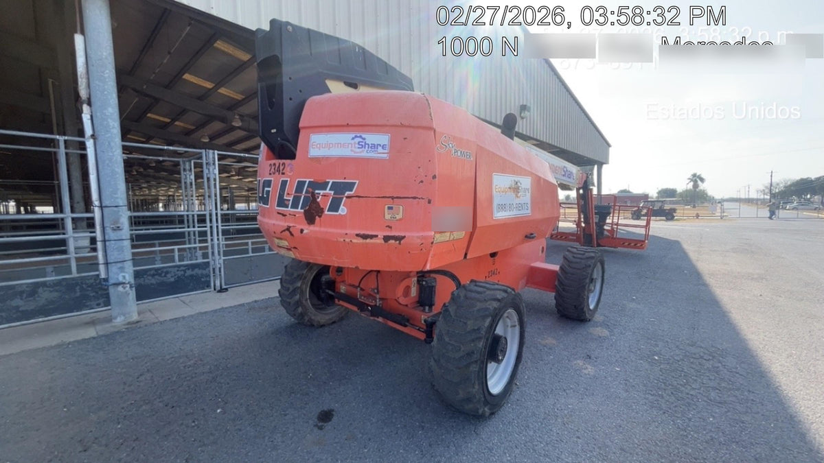 2017 JLG 660SJ