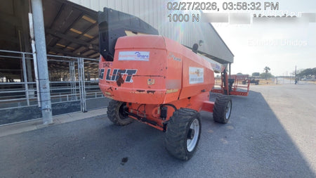 2017 JLG 660SJ