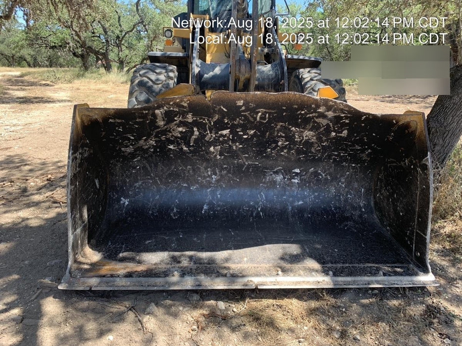 2019 John Deere 524L Cab/Heat/AIR, 3rd Function Hydraulics, Hydraulic JRB QC 2.75 Yd. Bucket, 60" Carriage/72" Forks