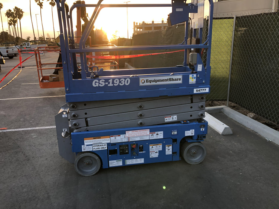 2019 Genie GS-1930 Half Height Swing Gate, 800W Inverter