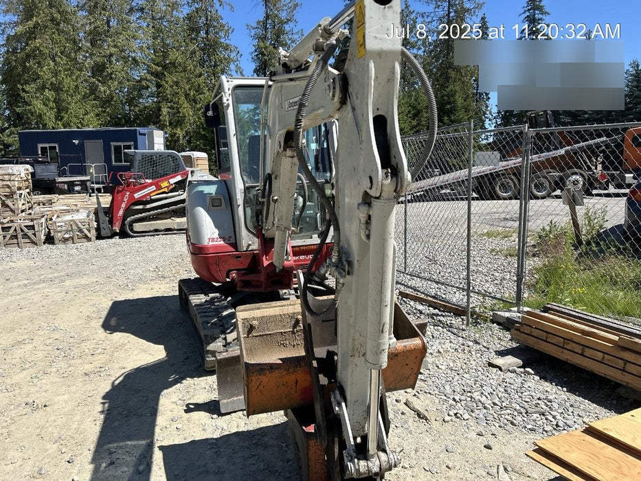 2021 TAKEUCHI TB235-2CR